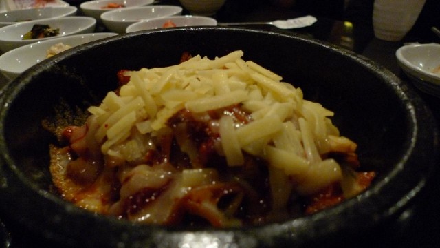 新大久保でチーズスンドゥブチゲは大人気の おんどる