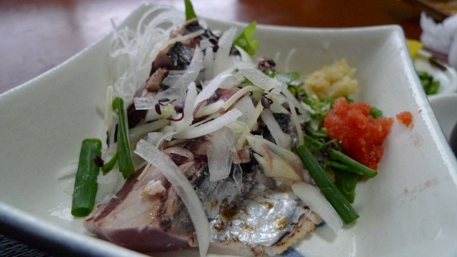 銀ダラの焼き魚定食と真鯛の刺身に初カツオの土佐作りは 大船