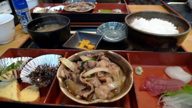 天王洲での定食ランチは こだわりやま 天王洲アイル店