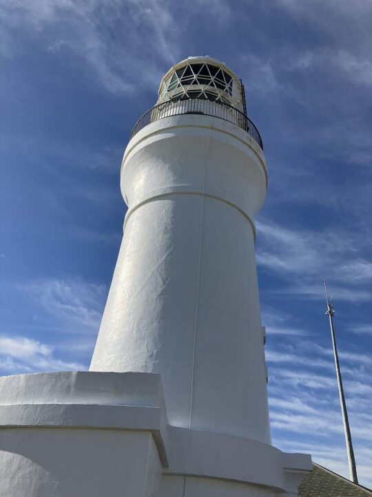 強風過ぎて灯台内に立ち入りできなかった御前崎 白亜の洋式灯台