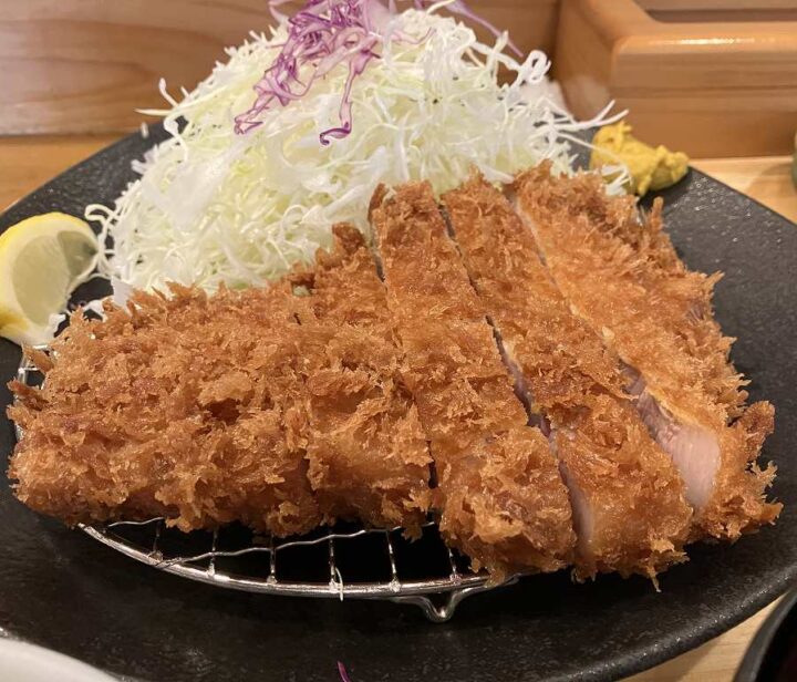 大好きな老舗とんかつ店 うんの で特上とんかつ膳