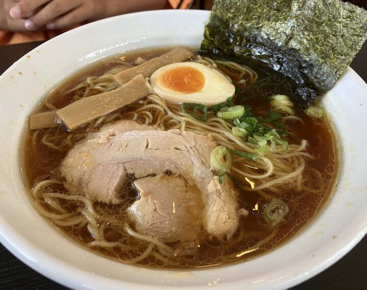 専門店デビューは鶏パイタン らーめんたけぞうで丸鶏中華そば