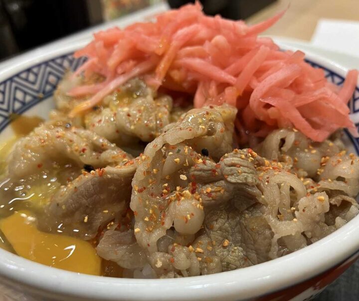 浜松駅近くの吉野家の朝牛セットで忙しい朝でも大満足