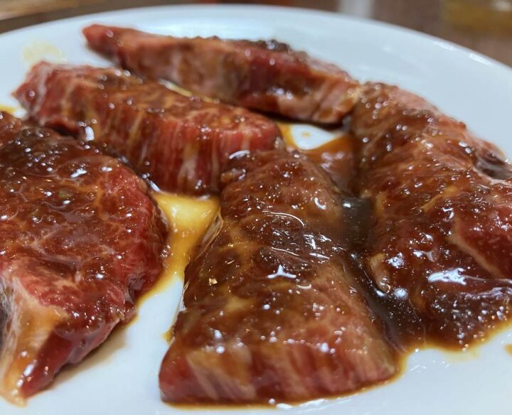 絶品塩ホルモンが旨い半年先まで予約が取れない焼肉 里