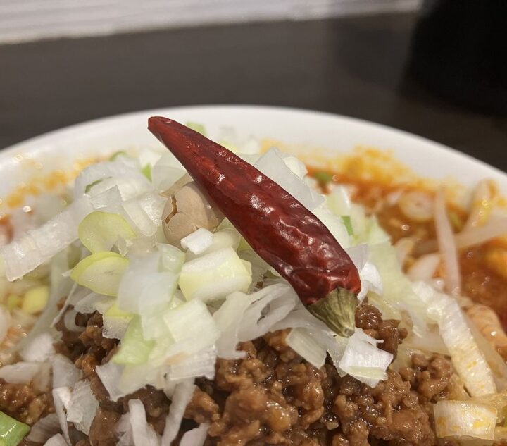 コスパ抜群な中華 若林で胡麻が効いたピリ辛担々麺