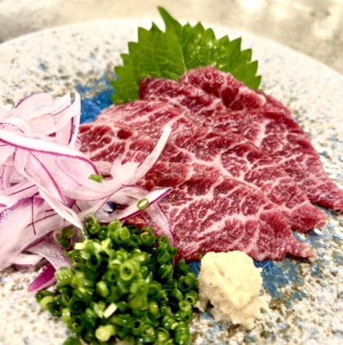 和バル利休 浜松 馬刺し　霜降り