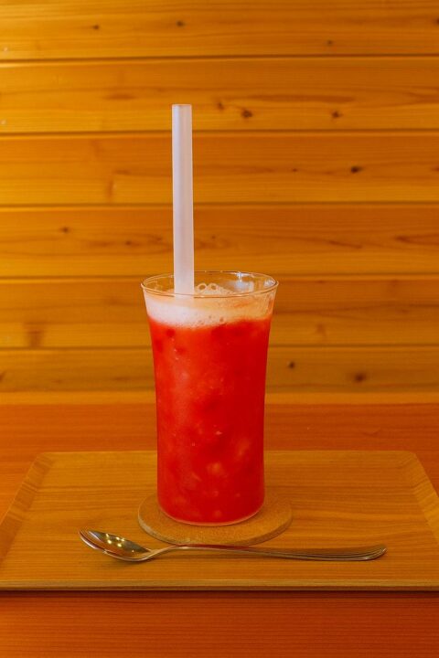 仏壇仏具の老舗ぬしやに併設されたぬしやCAFEで涼を味わう