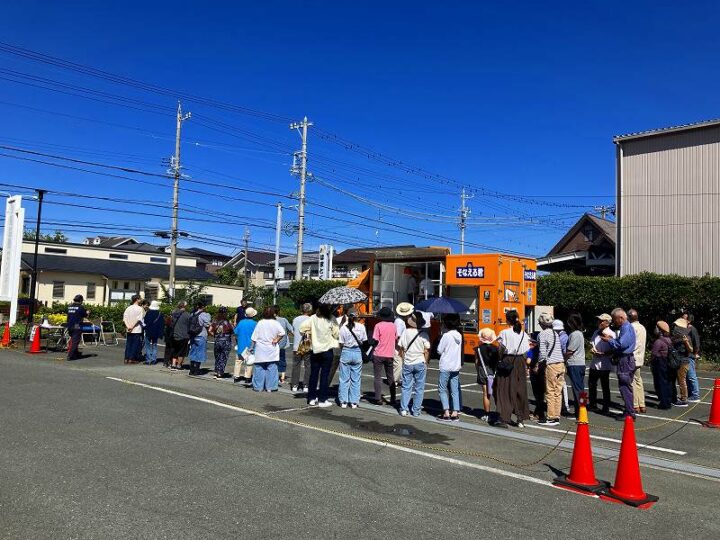 揺れを知る 揺れに備える 曳馬本郷で地震体験車そなえる君