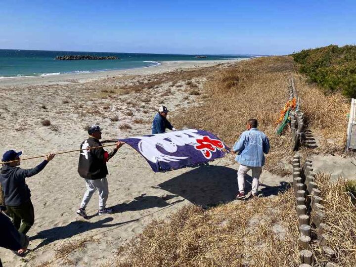 浜松まつり伝承会 海岸へ凧を運ぶ曳馬町の町衆