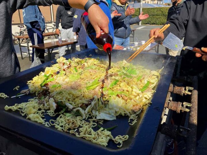 鉄板で作る焼きそば
