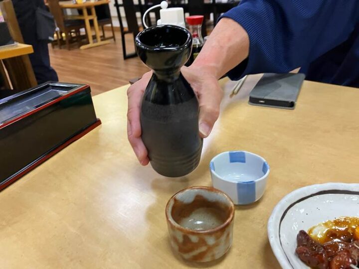 信州の日本酒夜明け前を徳利で提供