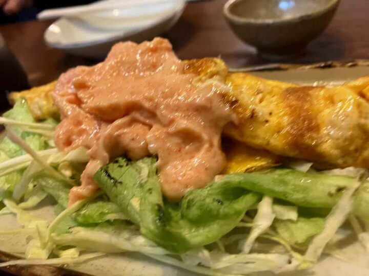 明太子ソースのかかった卵焼き