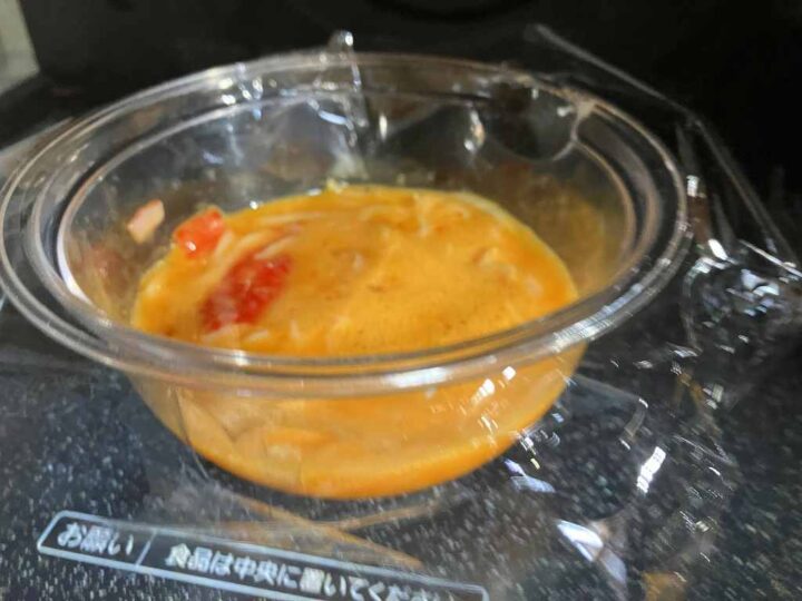 天津飯の卵液を混ぜた状態