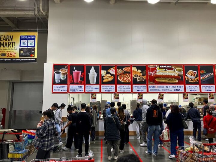 コストコフードコートのメニュー看板