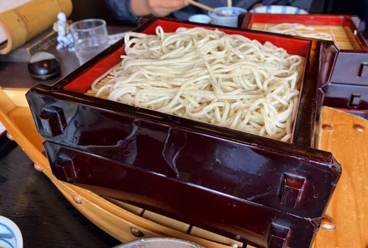 そばが足りず大盛りを追加
