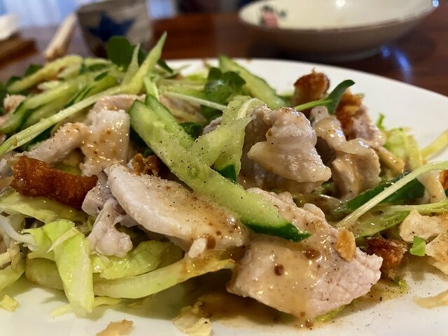 胡麻だれで食べる豚冷しゃぶサラダ