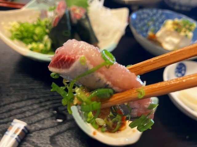 艶のある新鮮ないわし刺身
