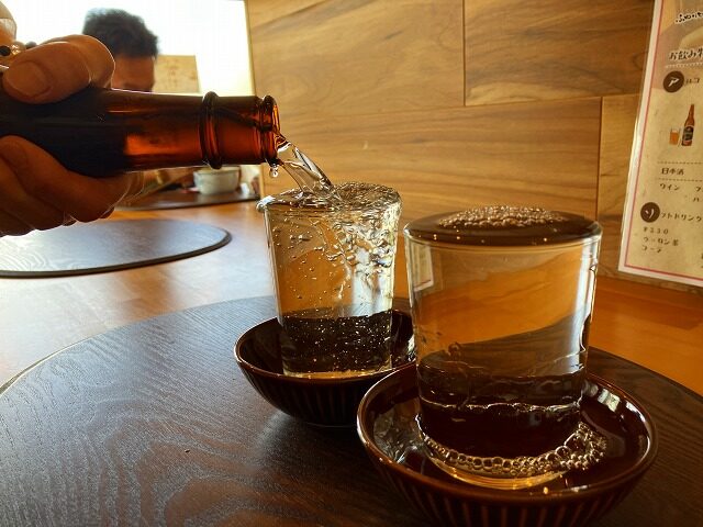 呑んべえにはたまらない、日本酒の表面張力