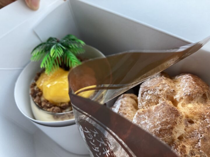 壷出しシュークリームとトロピカルビーチ