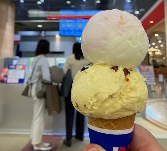 イオンモールのサーティワンで味わう白桃ブランマンジェ