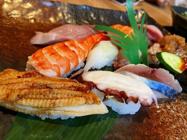蛇の目鮨の大盛り上すし定食全景