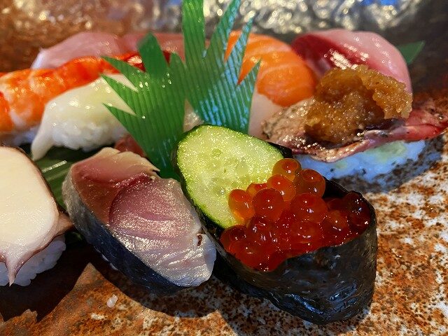 大盛り上すし定食の握り寿司アップ