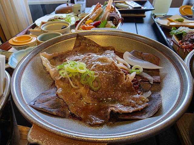 三河牛の朴葉みそ焼き