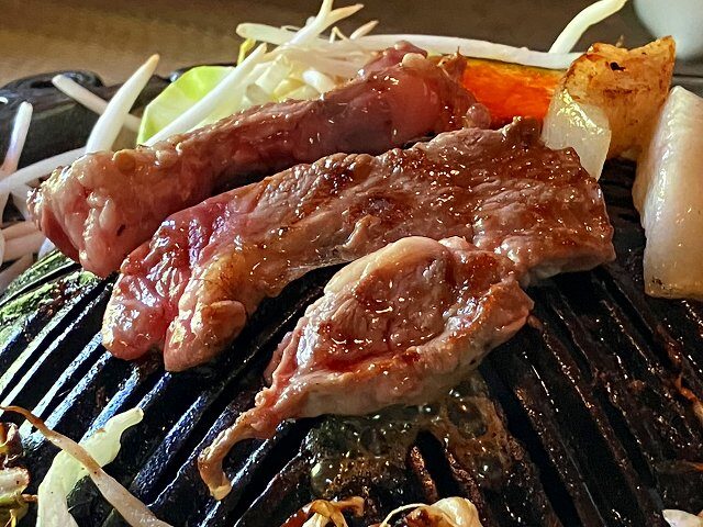 焼き上がった上ラム肉