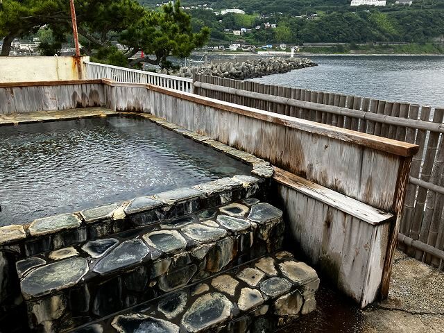 金目鯛のおいしい宿磯膳まえだ苑の露天風呂から望む伊豆の海