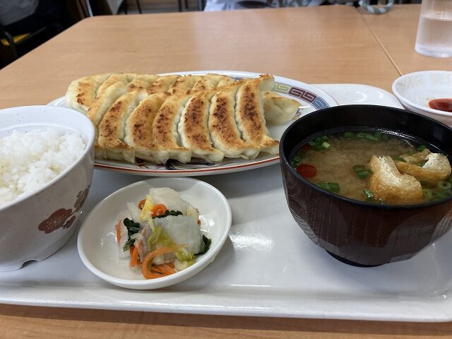 福みつの餃子中定食 ご飯 味噌汁 漬物付き