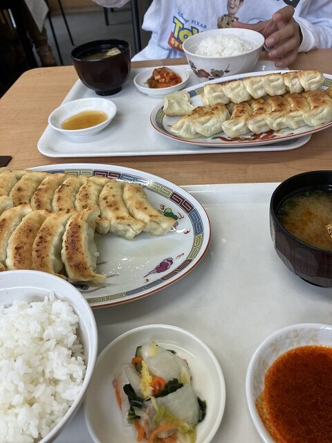 娘と一緒に楽しむ福みつの餃子定食