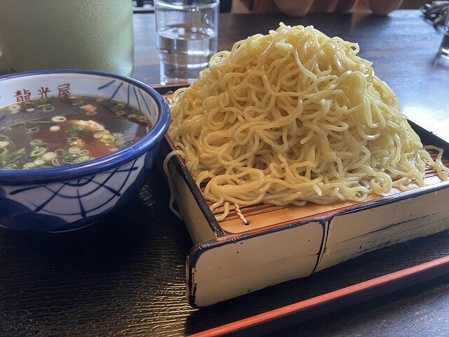 つけ麺特盛の全景