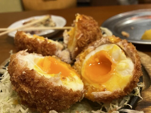 東京出張があったので学生時代の仲間と鳥椿名物築地エッグ