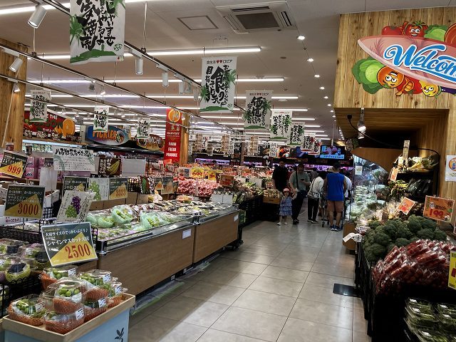 ロピア 浜松プラザフレスポ店入口付近の様子