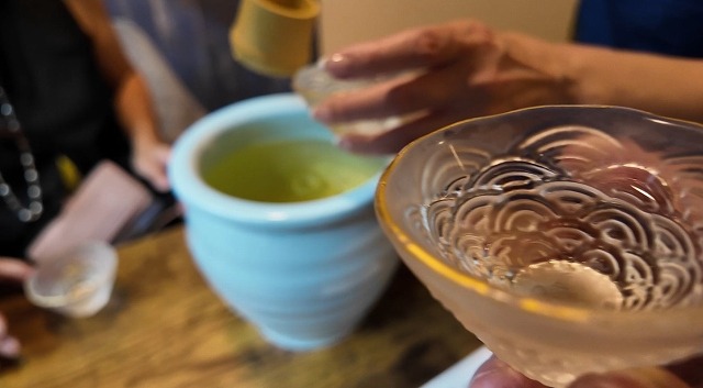 帰りに顔を出したbar縁で40年ぶりに出会った甕覗（かめのぞき）