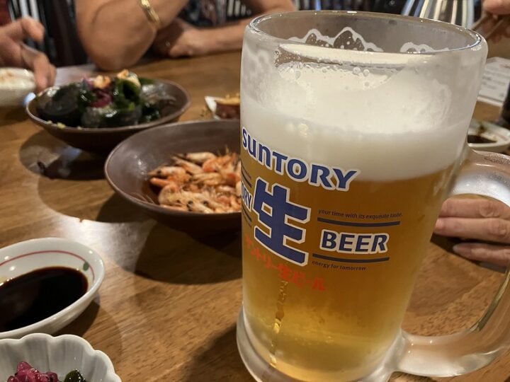 あゆちゃん家で生ビールのジョッキ