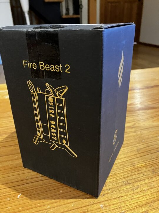 EMU-ONEのロケットストーブFire Beast 2の商品箱