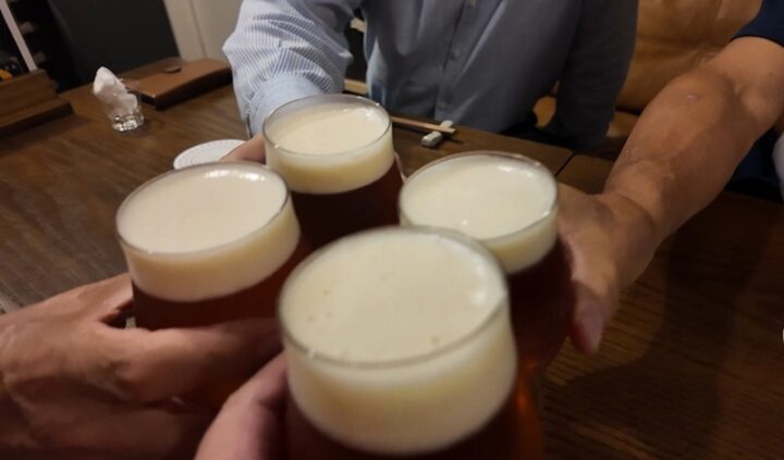 千歳町ゆき松でscroll仲間と乾杯 信州の地酒と名物山賊焼き