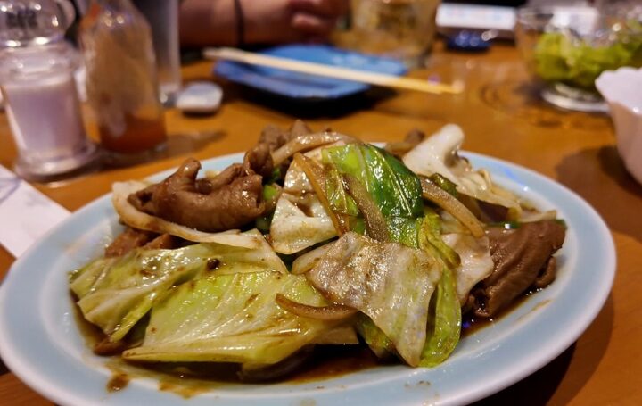 シャキシャキのキャベツと柔らかいホルモン