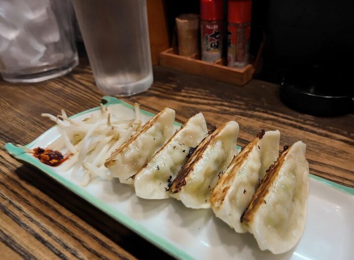 こんがりときれいな焼き目がついた浜松餃子